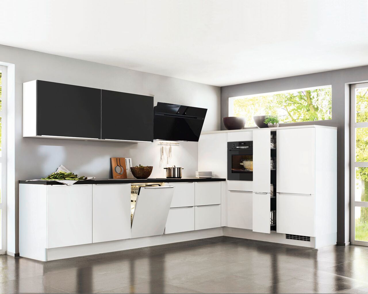 L-Küche Weiß matt / Schwarz matt mit Apothekerschrank